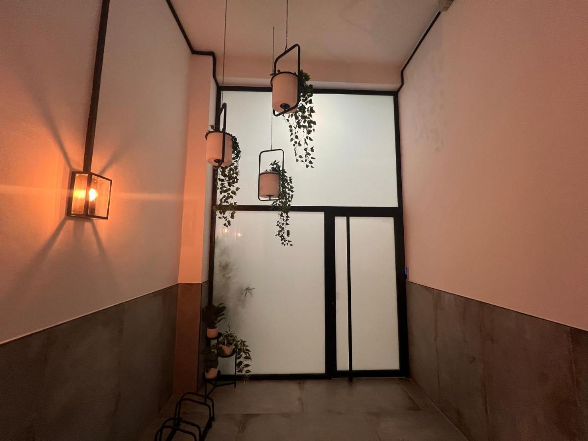 Nina Mala Hotel Valencia Bagian luar foto