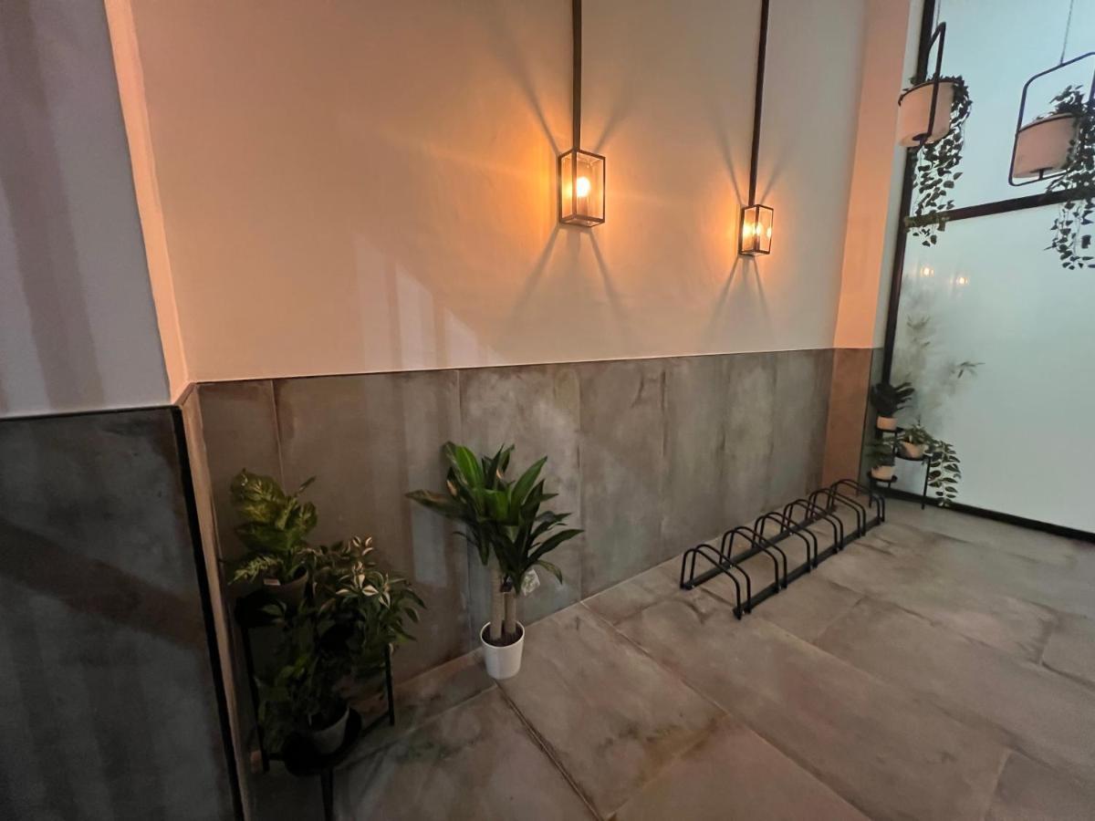 Nina Mala Hotel Valencia Bagian luar foto